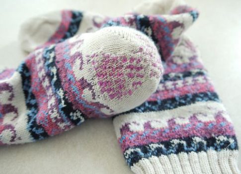 Upcycling knitwear into hats and arm warmers